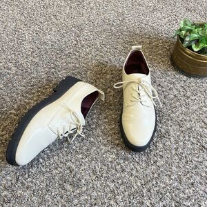 Franco Sarto Carey Oxford Cream White patent leather shoe 8 M Platform Lug Sole